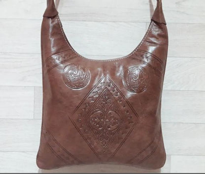 Women's leather shoulder bag