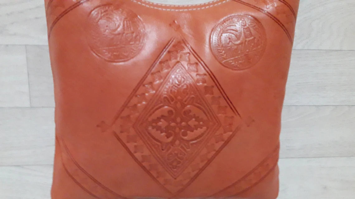 Women's leather shoulder bag