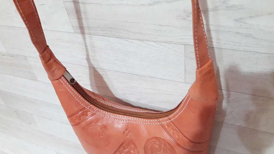 Women's leather shoulder bag