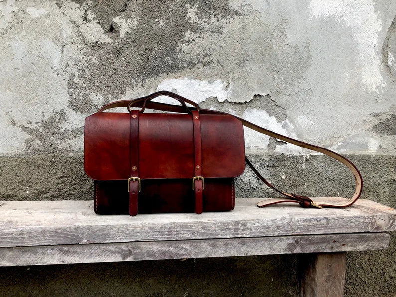 Heavy-duty leather shoulder bag, indestructible, men's and women's leather briefcase, for work, university &office